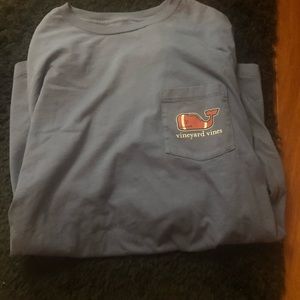 Long sleeve vineyard vine T-shirt